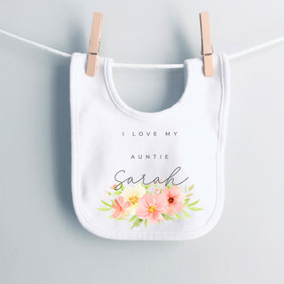Adorable Personalised Auntie Bib, customised with the auntie's name. Crafted for convenience and charm, perfect for mess-free and love-filled mealtimes. Ideal for your little niece or nephew.